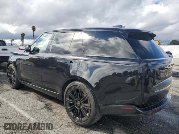 ✅ 2025 Land Rover Range Rover SE • VIN: SALKP9FU2SA269903 • Лот: 82454105. Опубликован ранее на Copart с пробегом 10 151 миль. Бесплатный доступ к архиву аукционных продаж из США и подробный отчёт об истории автомобиля на DreamBid. Изображение 2.