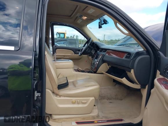 ✅ 2007 Chevrolet Suburban LT • VIN: 1GNFK16307R360880 • Лот: 43586256. Опубликован ранее на IAAI с пробегом 268 825 миль. Бесплатный доступ к архиву аукционных продаж из США и подробный отчёт об истории автомобиля на DreamBid. Изображение 5.