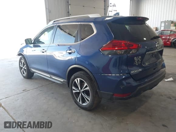 ✅ 2017 Nissan Rogue SV • VIN: 5N1AT2MV8HC821933 • Lot: 42188181. Listed on IAAI with 138,045 mi. Free auction sales archive from the USA and detailed vehicle history report at DreamBid. Image 3.