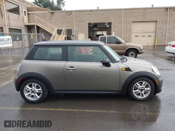 2012 MINI Hardtop with VIN WMWSU3C5XCT262971, listed as a IAAI auction lot 43359213 with 42,086 mi miles and . Bid and sale history available at DreamBid. Image 13.