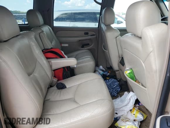 ✅ 2003 GMC Yukon XL SLE • VIN: 1GKFK16Z63J172990 • Lot: 68291005. Wystawiony na Copart z przebiegiem 289 579 mil. Bezpłatny archiwum sprzedaży aukcyjnych z USA i szczegółowy raport historii pojazdu na DreamBid. Zdjęcie 11.