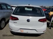 ✅ 2019 Volkswagen Golf S • VIN: 3VWW57AU2KM022911 • Lot: 59992194. Wystawiony na Copart z przebiegiem 15 619 mil. Bezpłatny archiwum sprzedaży aukcyjnych z USA i szczegółowy raport historii pojazdu na DreamBid. Zdjęcie 6.