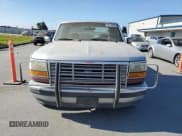 ✅ 1993 Ford F-150 • VIN: 1FTEX15N0PKB02862 • Lot: 68576205. Wystawiony na Copart z przebiegiem 124 459 mil. Bezpłatny archiwum sprzedaży aukcyjnych z USA i szczegółowy raport historii pojazdu na DreamBid. Zdjęcie 5.