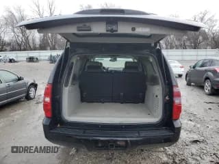 ✅ 2007 Chevrolet Suburban LTZ • VIN: 3GNFK16367G132334 • Lot: 81407164. Wystawiony na Copart z przebiegiem 201 998 mil. Bezpłatny archiwum sprzedaży aukcyjnych z USA i szczegółowy raport historii pojazdu na DreamBid. Zdjęcie 6.