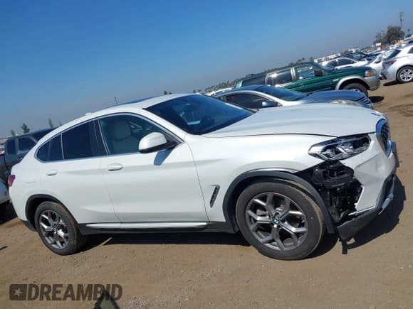 ✅ 2025 BMW X4 xDrive30i • VIN: 5UX33DT04S9Z75394 • Lot: 42513753. Listed on IAAI with 9,320 mi. Free auction sales archive from the USA and detailed vehicle history report at DreamBid. Image 13.