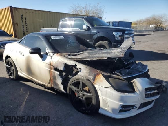 ✅ 2016 Mercedes-Benz SLK 350 • VIN: WDDPK5HA3GF125431 • Lot: 48380365. Listed on Copart with Not provided. Free auction sales archive from the USA and detailed vehicle history report at DreamBid. Image 4.