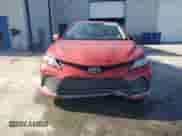 2023 Toyota Camry LE z VIN 4T1C11AK5PU115918, wystawiony jako Copart lot #85148995 z przebiegiem 57 491 mil mil oraz Czysty tytuł • Clean title. Historia ofert i sprzedaży dostępna na DreamBid. Obrazek 5.