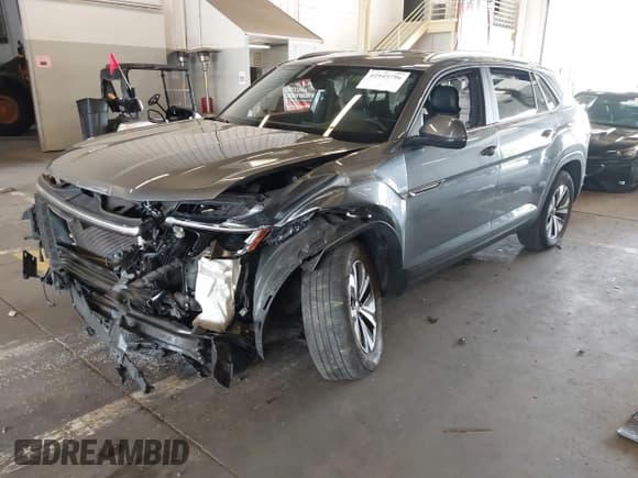 ✅ 2024 Volkswagen Atlas SE • VIN: 1V2LE2CA7RC201998 • Lot: 42945796. Wystawiony na IAAI z przebiegiem 31 718 mil. Bezpłatny archiwum sprzedaży aukcyjnych z USA i szczegółowy raport historii pojazdu na DreamBid. Zdjęcie 18.