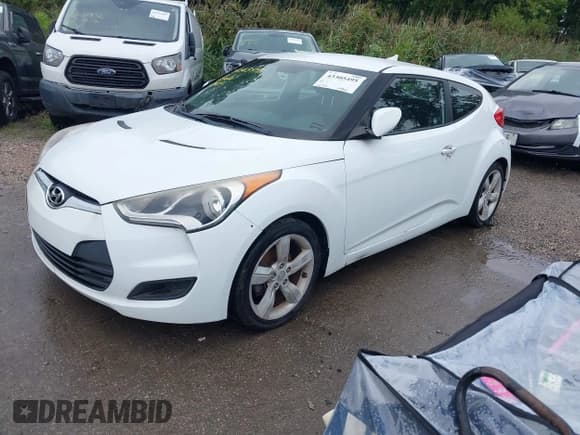 ✅ 2014 Hyundai Veloster • VIN: KMHTC6AD8EU194586 • Lot: 43305495. Wystawiony na IAAI z przebiegiem 163 908 mil. Bezpłatny archiwum sprzedaży aukcyjnych z USA i szczegółowy raport historii pojazdu na DreamBid. Zdjęcie 2.