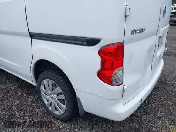 ✅ 2017 Nissan NV200 SV • VIN: 3N6CM0KN6HK722326 • Lot: 42675634. Listed on IAAI with 94,197 mi. Free auction sales archive from the USA and detailed vehicle history report at DreamBid. Image 19.