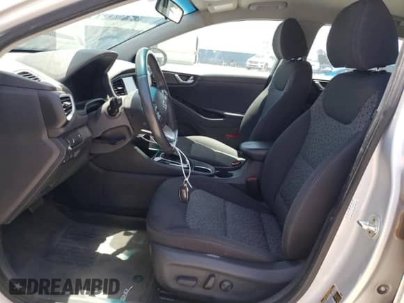 2017 Hyundai Ioniq SEL с VIN KMHC75LC1HU032340, выставлен на аукционе Copart как лот 53063934 с пробегом 74 724 миль миль и Списание • Salvage title. История ставок и продаж доступна на DreamBid. Изображение 7.