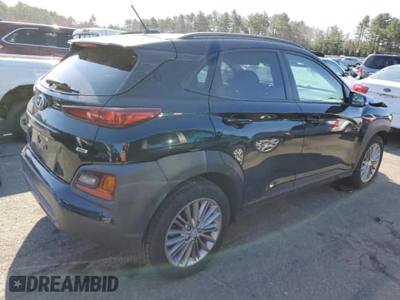 ✅ 2018 Hyundai Kona SEL • VIN: KM8K6CAA0JU085153 • Lot: 47720053. Wystawiony na Copart z przebiegiem 43 830 mil mil. Skorzystaj z bezpłatnego archiwum sprzedaży aukcyjnych z USA i zobacz szczegółowy raport historii pojazdu na DreamBid. Zdjęcie 3.