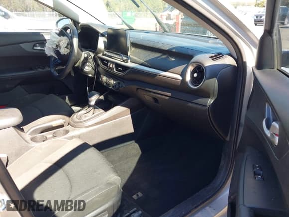 ✅ 2020 Kia Forte LXS • VIN: 3KPF24AD3LE213386 • Лот: 43487724. Опубликован ранее на IAAI с пробегом 91 012 миль. Бесплатный доступ к архиву аукционных продаж из США и подробный отчёт об истории автомобиля на DreamBid. Изображение 5.