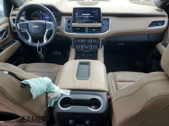 ✅ 2021 Chevrolet Suburban Premier • VIN: 1GNSKFKD5MR319862 • Lot: 81325774. Wystawiony na Copart z przebiegiem 77 831 mil. Bezpłatny archiwum sprzedaży aukcyjnych z USA i szczegółowy raport historii pojazdu na DreamBid. Zdjęcie 8.