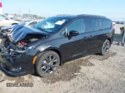 ✅ 2020 Chrysler Pacifica Touring L • VIN: 2C4RC1BG3LR250499 • Lot: 42557011. Wystawiony na IAAI z przebiegiem 135 718 mil. Bezpłatny archiwum sprzedaży aukcyjnych z USA i szczegółowy raport historii pojazdu na DreamBid. Zdjęcie 2.