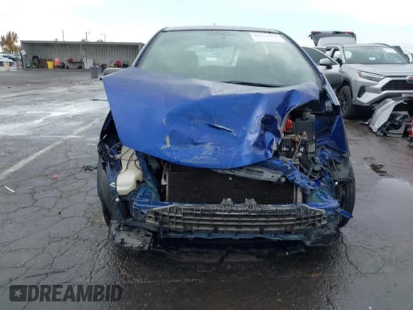 ✅ 2009 Honda Fit • VIN: JHMGE88229C003674 • Lot: 43714999. Listed on IAAI with 229,955 mi. Free auction sales archive from the USA and detailed vehicle history report at DreamBid. Image 12.