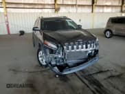✅ 2014 Jeep Cherokee Latitude • VIN: 1C4PJMCS3EW145439 • Lot: 89907745. Wystawiony na Copart z przebiegiem 146 950 mil. Bezpłatny archiwum sprzedaży aukcyjnych z USA i szczegółowy raport historii pojazdu na DreamBid. Zdjęcie 14.