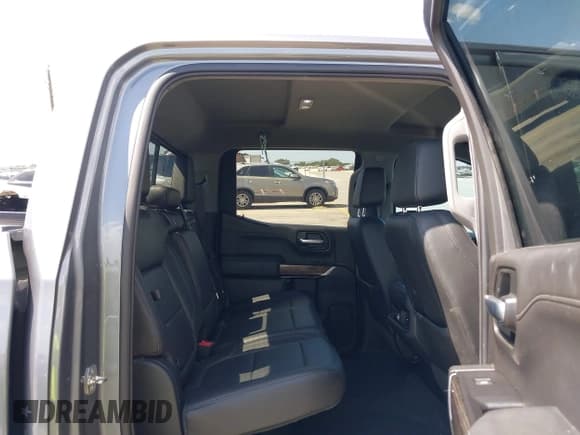 ✅ 2020 Chevrolet Silverado 1500 LT Trail Boss • VIN: 3GCPYFED2LG273673 • Lot: 42888954. Wystawiony na IAAI z przebiegiem 125 577 mil. Bezpłatny archiwum sprzedaży aukcyjnych z USA i szczegółowy raport historii pojazdu na DreamBid. Zdjęcie 8.