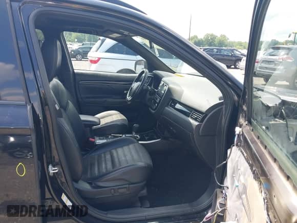 2019 Mitsubishi Outlander ES z VIN JA4AZ3A39KZ047749, wystawiony jako IAAI lot #42737988 z przebiegiem 215 294 mil mil oraz . Historia ofert i sprzedaży dostępna na DreamBid. Obrazek 5.