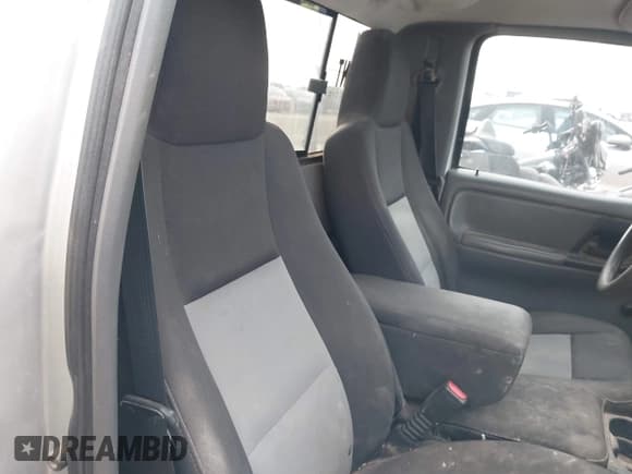 ✅ 2004 Ford Ranger XL • VIN: 1FTYR10DX4PB13422 • Lot: 43798717. Listed on IAAI with 109,955 mi. Free auction sales archive from the USA and detailed vehicle history report at DreamBid. Image 8.