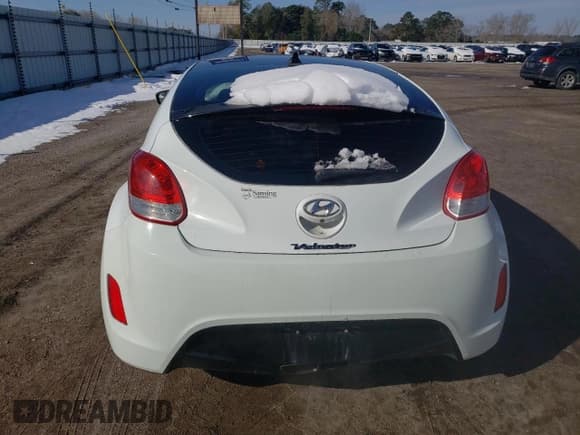 ✅ 2016 Hyundai Veloster • VIN: KMHTC6AD7GU263996 • Lot: 89185805. Wystawiony na Copart z przebiegiem 85 828 mil. Bezpłatny archiwum sprzedaży aukcyjnych z USA i szczegółowy raport historii pojazdu na DreamBid. Zdjęcie 6.