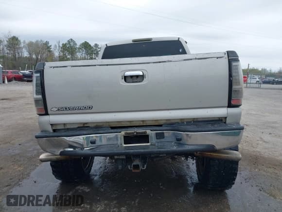 ✅ 2006 Chevrolet Silverado 2500HD LT2 • VIN: 1GCHK29U56E120712 • Lot: 41945423. Wystawiony na IAAI z przebiegiem 277 045 mil. Bezpłatny archiwum sprzedaży aukcyjnych z USA i szczegółowy raport historii pojazdu na DreamBid. Zdjęcie 16.