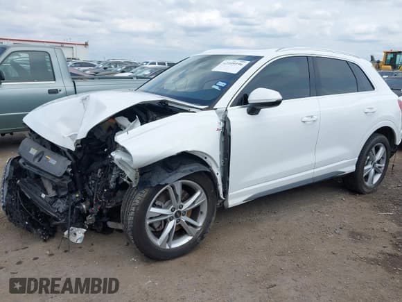 ✅ 2022 Audi Q3 S line Premium Plus • VIN: WA1EECF31N1033739 • Lot: 42109196. Listed on IAAI with 38,962 mi. Free auction sales archive from the USA and detailed vehicle history report at DreamBid. Image 17.