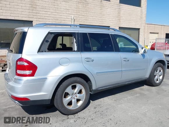 ✅ 2010 Mercedes-Benz GL 450 • VIN: 4JGBF7BEXAA619317 • Лот: 42604699. Опубликован ранее на IAAI с пробегом 101 700 миль. Бесплатный доступ к архиву аукционных продаж из США и подробный отчёт об истории автомобиля на DreamBid. Изображение 6.