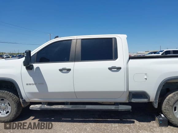 ✅ 2021 Chevrolet Silverado 2500HD Work Truck • VIN: 1GC1YLE72MF268331 • Lot: 42818554. Wystawiony na IAAI z przebiegiem 111 478 mil. Bezpłatny archiwum sprzedaży aukcyjnych z USA i szczegółowy raport historii pojazdu na DreamBid. Zdjęcie 14.