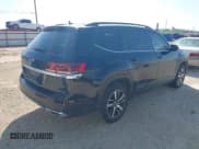 ✅ 2023 Volkswagen Atlas SE • VIN: 1V2DP2CAXPC553601 • Lot: 42065570. Wystawiony na IAAI z przebiegiem 26 582 mil. Bezpłatny archiwum sprzedaży aukcyjnych z USA i szczegółowy raport historii pojazdu na DreamBid. Zdjęcie 4.