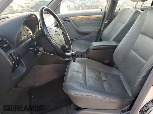 ✅ 1999 Mercedes-Benz C 230/260/280/320 • VIN: WDBHA24G6XA731036 • Lot: 43178165. Wystawiony na Copart z przebiegiem Nie podano. Bezpłatny archiwum sprzedaży aukcyjnych z USA i szczegółowy raport historii pojazdu na DreamBid. Zdjęcie 7.