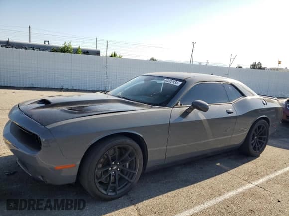 ✅ 2017 Dodge Challenger T/A 392 • VIN: 2C3CDZFJ7HH626064 • Lot: 60322954. Wystawiony na Copart z przebiegiem 67 334 mil. Bezpłatny archiwum sprzedaży aukcyjnych z USA i szczegółowy raport historii pojazdu na DreamBid. Zdjęcie 1.