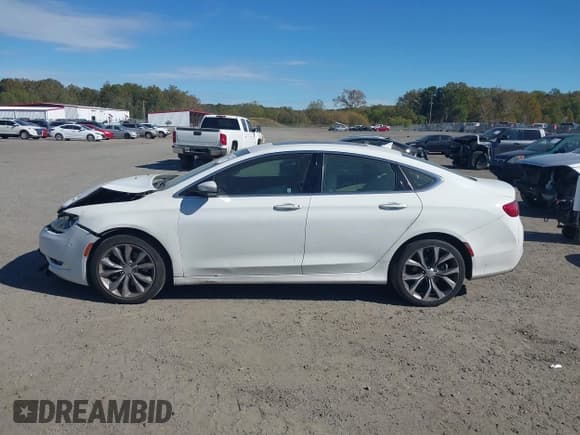 ✅ 2015 Chrysler 200 C • VIN: 1C3CCCCG5FN529328 • Lot: 43459943. Listed on IAAI with 142,516 mi. Free auction sales archive from the USA and detailed vehicle history report at DreamBid. Image 14.