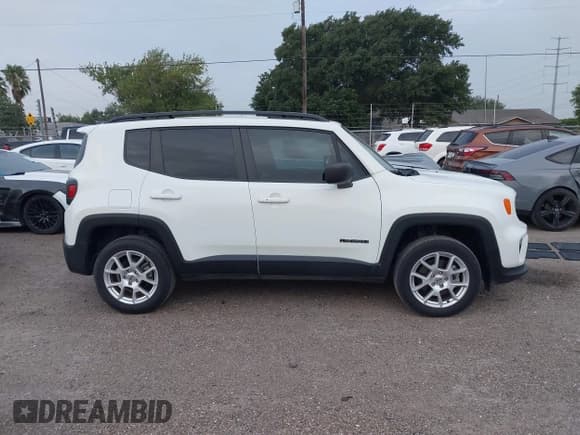 ✅ 2022 Jeep Renegade Latitude • VIN: ZACNJDB10NPN91087 • Lot: 42510866. Listed on IAAI with 25,537 mi. Free auction sales archive from the USA and detailed vehicle history report at DreamBid. Image 13.