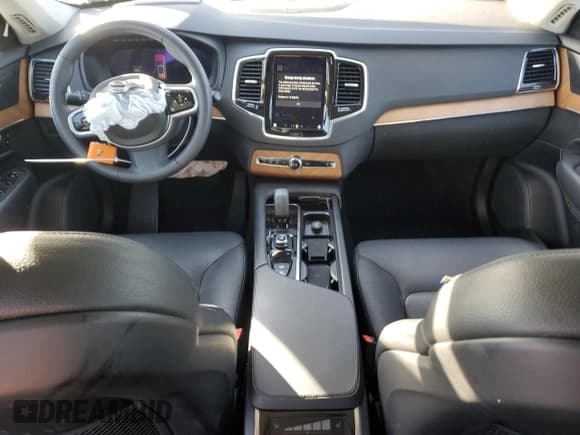 ✅ 2023 Volvo XC90 Plus • VIN: YV4L12PN7P1903108 • Лот: 78090054. Опубликован ранее на Copart с пробегом 14 235 миль. Бесплатный доступ к архиву аукционных продаж из США и подробный отчёт об истории автомобиля на DreamBid. Изображение 8.