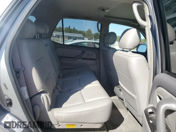 ✅ 2005 Toyota Sequoia Limited • VIN: 5TDZT38AX5S251819 • Lot: 72039945. Wystawiony na Copart z przebiegiem 307 926 mil. Bezpłatny archiwum sprzedaży aukcyjnych z USA i szczegółowy raport historii pojazdu na DreamBid. Zdjęcie 11.