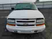 2002 Chevrolet Blazer LS z VIN 1GNDT13W12K169005, wystawiony jako Copart lot #84643884 z przebiegiem Nie podano mil oraz Szkoda całkowita • Salvage title. Historia ofert i sprzedaży dostępna na DreamBid. Obrazek 5.