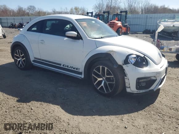 ✅ 2016 Volkswagen Beetle Dune • VIN: 3VWS17AT5GM629815 • Lot: 54207105. Wystawiony na Copart z przebiegiem 94 869 mil. Bezpłatny archiwum sprzedaży aukcyjnych z USA i szczegółowy raport historii pojazdu na DreamBid. Zdjęcie 4.