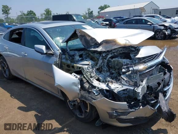 2021 Chevrolet Malibu LT z VIN 1G1ZD5ST4MF062111, wystawiony jako IAAI lot #42914332 z przebiegiem Nie podano mil oraz . Historia ofert i sprzedaży dostępna na DreamBid. Obrazek 6.