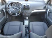 ✅ 2010 Chevrolet Aveo 1LT • VIN: KL1TD5DE2AB113272 • Lot: 42394965. Wystawiony na Copart z przebiegiem 113 106 mil. Bezpłatny archiwum sprzedaży aukcyjnych z USA i szczegółowy raport historii pojazdu na DreamBid. Zdjęcie 8.