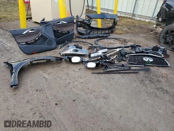 ✅ 2018 Infiniti QX30 Luxury • VIN: SJKCH5CR2JA002144 • Lot: 85443394. Listed on Copart with 54,327 mi. Free auction sales archive from the USA and detailed vehicle history report at DreamBid. Image 12.