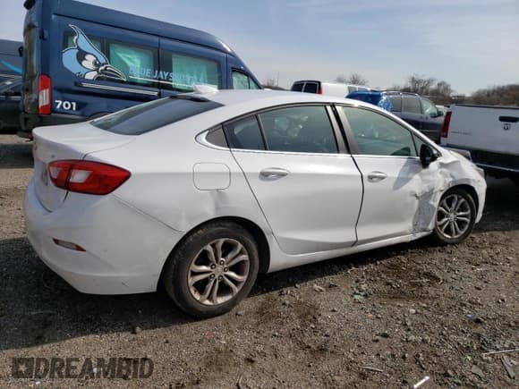 ✅ 2019 Chevrolet Cruze LT • VIN: 1G1BE5SM2K7146765 • Lot: 43485573. Listed on Copart with 109,685 mi. Free auction sales archive from the USA and detailed vehicle history report at DreamBid. Image 3.