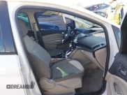 ✅ 2015 Ford C-Max SE • VIN: 1FADP5AU3FL119461 • Lot: 43871192. Wystawiony na IAAI z przebiegiem 105 895 mil. Bezpłatny archiwum sprzedaży aukcyjnych z USA i szczegółowy raport historii pojazdu na DreamBid. Zdjęcie 5.