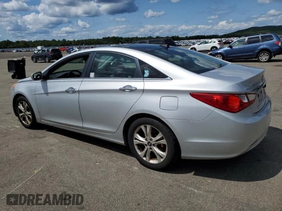 ✅ 2013 Hyundai Sonata SE • VIN: 5NPEC4AC5DH597202 • Lot: 68055054. Listed on Copart with 112,196 mi. Free auction sales archive from the USA and detailed vehicle history report at DreamBid. Image 2.