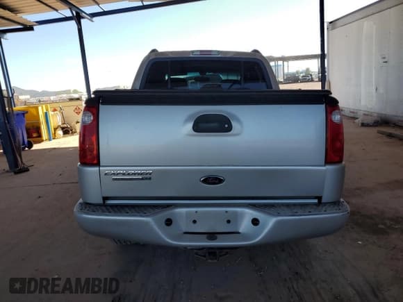 ✅ 2005 Ford Explorer Sport Trac XLS • VIN: 1FMDU77K05UA28706 • Lot: 92113385. Wystawiony na Copart z przebiegiem 225 269 mil. Bezpłatny archiwum sprzedaży aukcyjnych z USA i szczegółowy raport historii pojazdu na DreamBid. Zdjęcie 6.