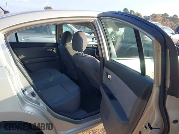 ✅ 2008 Nissan Sentra S • VIN: 3N1AB61EX8L708317 • Лот: 43724321. Опубликован ранее на IAAI с пробегом 205 259 миль. Бесплатный доступ к архиву аукционных продаж из США и подробный отчёт об истории автомобиля на DreamBid. Изображение 8.