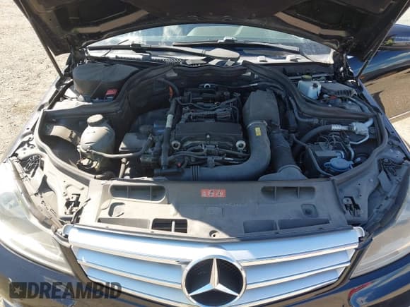 ✅ 2013 Mercedes-Benz C 250 Sport • VIN: WDDGF4HB5DA862291 • Lot: 43457284. Wystawiony na IAAI z przebiegiem Nie podano. Bezpłatny archiwum sprzedaży aukcyjnych z USA i szczegółowy raport historii pojazdu na DreamBid. Zdjęcie 10.