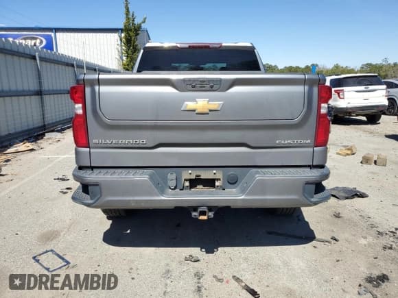 ✅ 2022 Chevrolet Silverado 1500 Custom • VIN: 3GCPYBEK8NG155380 • Lot: 48156445. Wystawiony na Copart z przebiegiem 90 096 mil. Bezpłatny archiwum sprzedaży aukcyjnych z USA i szczegółowy raport historii pojazdu na DreamBid. Zdjęcie 6.