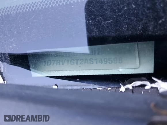 ✅ 2010 Dodge 1500 ST • VIN: 1D7RV1GT2AS149598 • Lot: 65699035. Wystawiony na Copart z przebiegiem 220 445 mil. Bezpłatny archiwum sprzedaży aukcyjnych z USA i szczegółowy raport historii pojazdu na DreamBid. Zdjęcie 12.