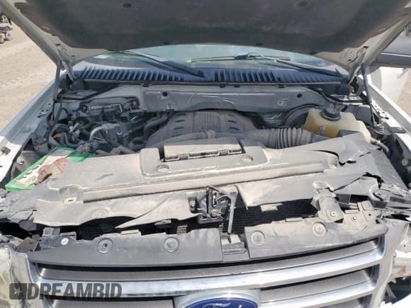 ✅ 2015 Ford Expedition XLT • VIN: 1FMJU1HT8FEF25117 • Lot: 68664715. Wystawiony na Copart z przebiegiem 147 510 mil. Bezpłatny archiwum sprzedaży aukcyjnych z USA i szczegółowy raport historii pojazdu na DreamBid. Zdjęcie 12.